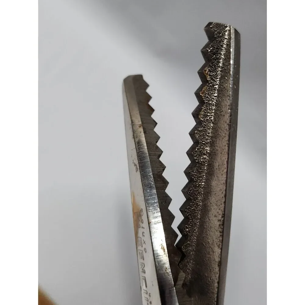 Deluxe Kleencut Serrated Scissors – Vintage USA
